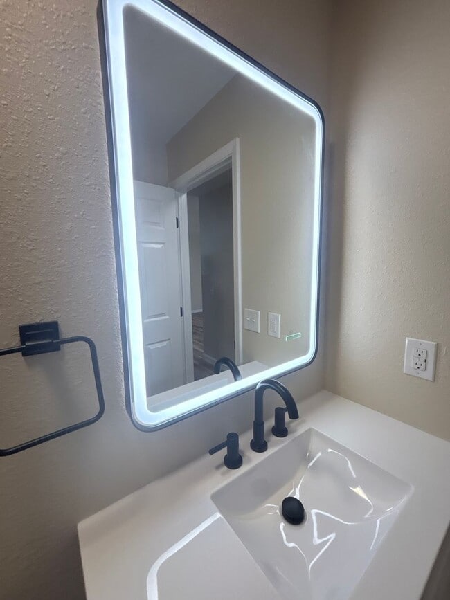 Building Photo - S0275-MF2