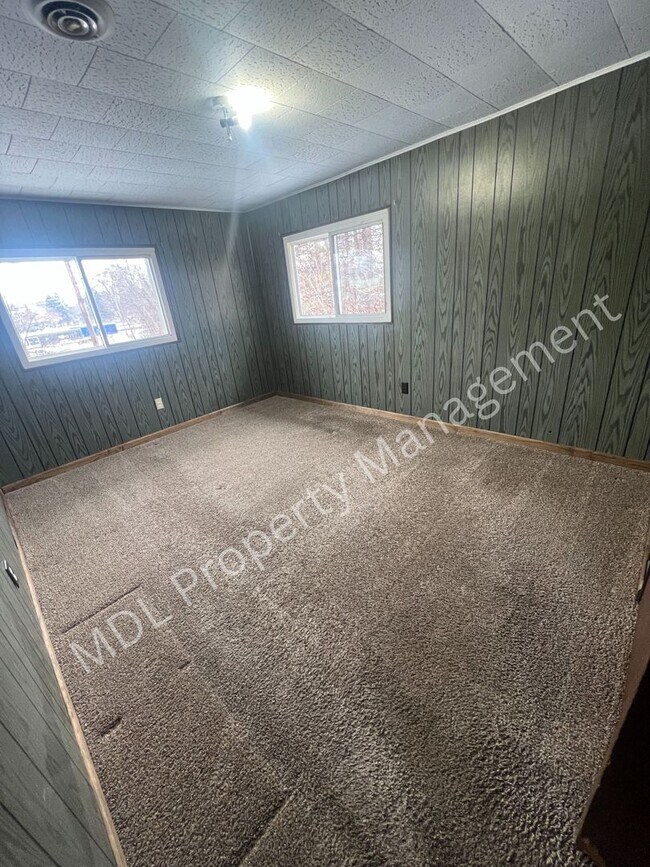 Building Photo - 201 Old Kawkawlin Rd