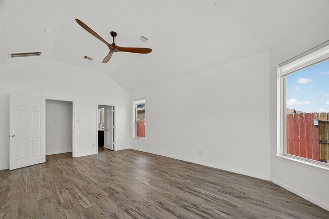 Building Photo - 13019 Foxwood Creek Ln