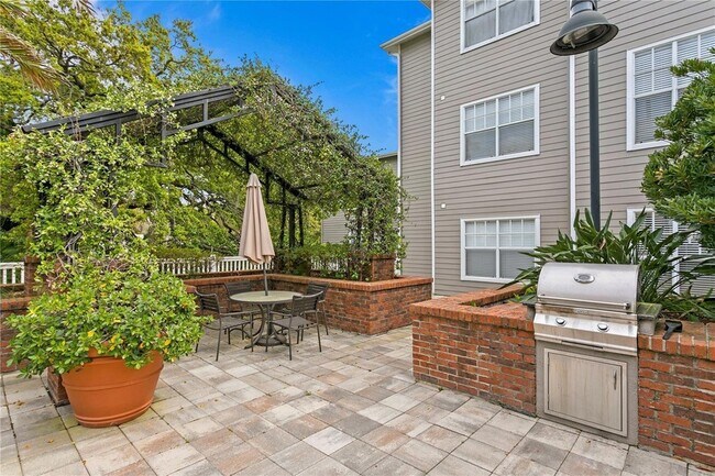 Building Photo - 800 S Dakota Ave