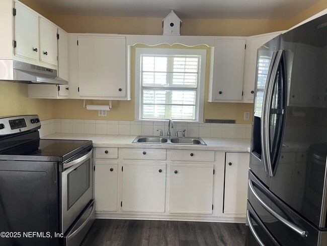 Building Photo - 164 Gault St