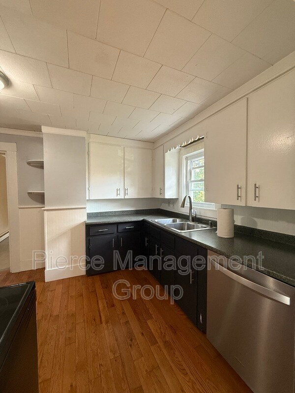 Building Photo - 53.5 S Spring St