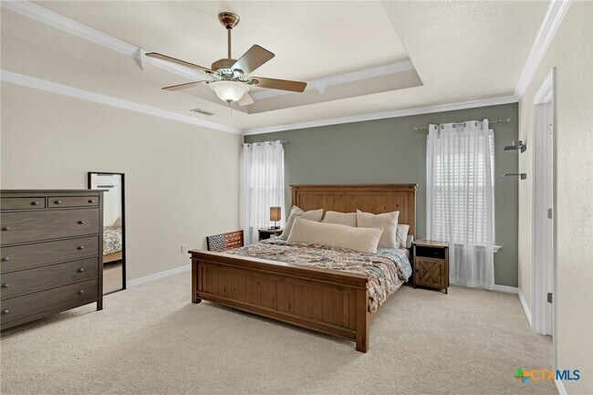 Building Photo - 1507 Hazelnut Dr