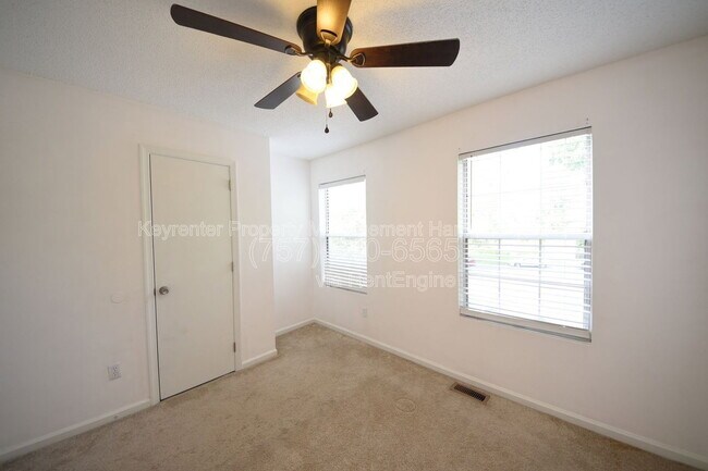 Building Photo - 1549 River Creek Crescent
