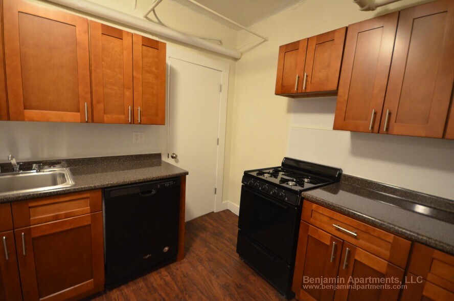 Building Photo - 1161 Boylston St