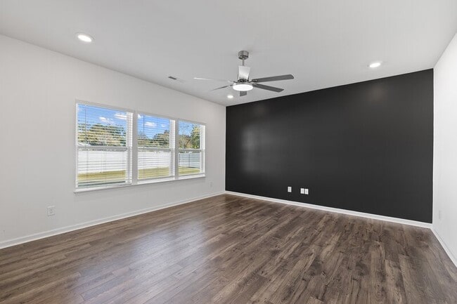 Building Photo - 539 S Lincoln St