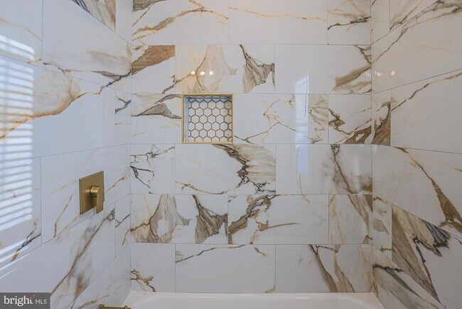 Building Photo - 3803 Cedardale Rd