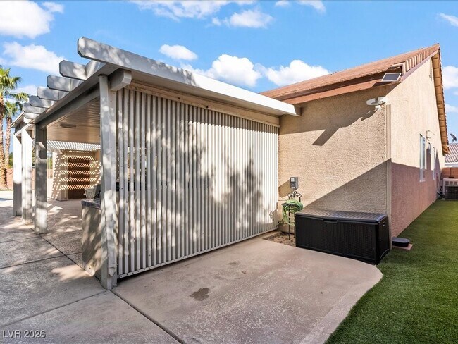 Building Photo - 2547 Serenity Hollow Dr