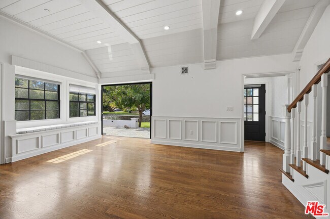 Building Photo - 4316 N Clybourn Ave