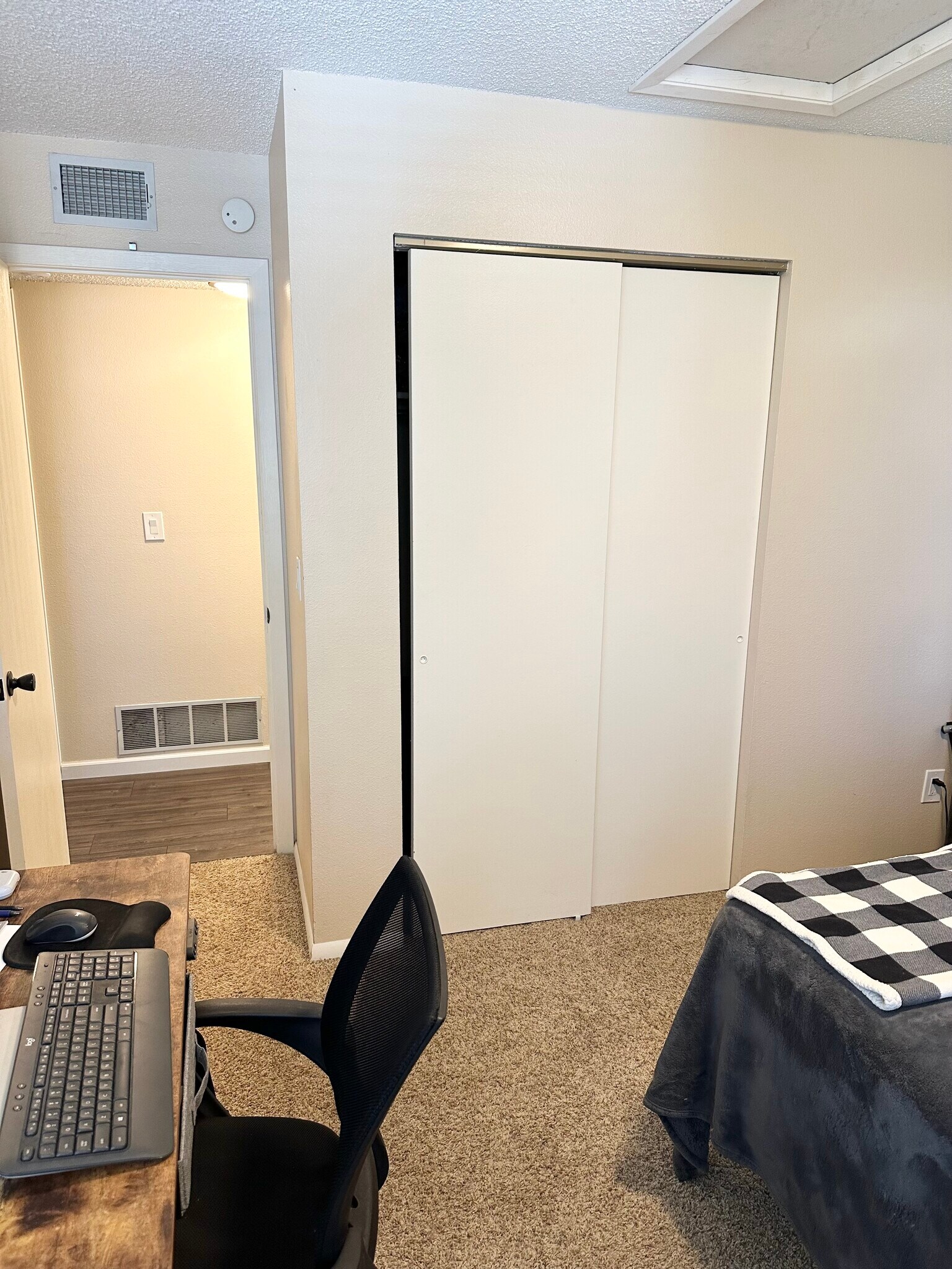 Building Photo - 344 S Estes St