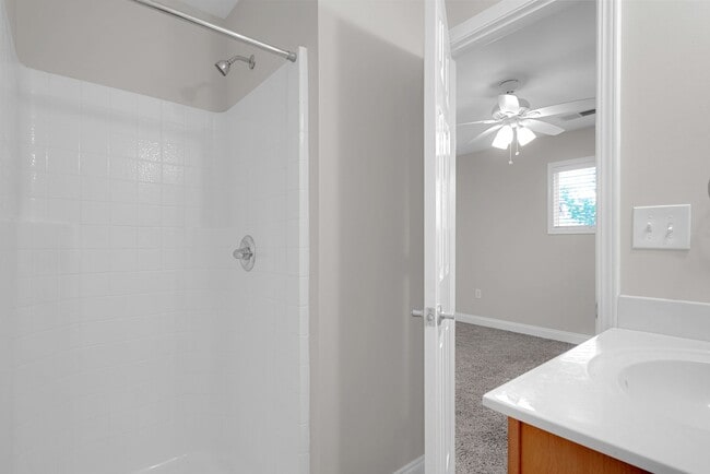 Building Photo - Wonderful craftsman style end-unit townhome