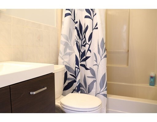 Building Photo - 12 Regent St