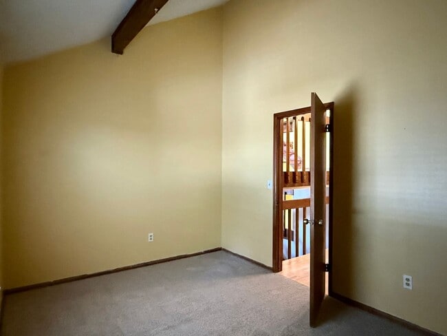 Building Photo - Spacious Home in the Heart of Aurora with ...