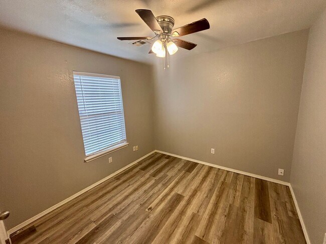 Building Photo - Wonderful 3 Bed 2 Bath Home in Norman