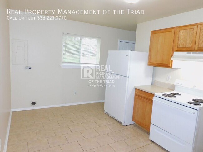 Building Photo - 4302 Parker St
