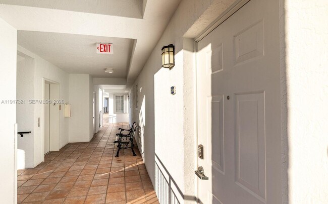 Building Photo - 3255 NE 184th St