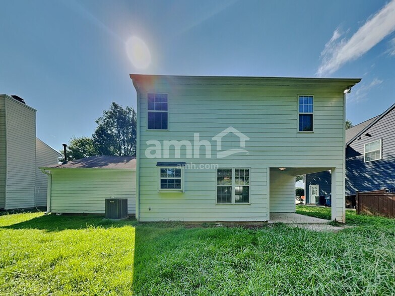Building Photo - 706 Bellmeade Bay Dr