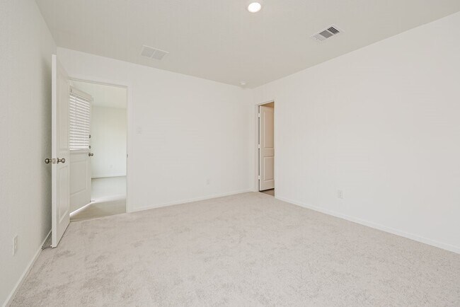 Building Photo - 621 Craven St