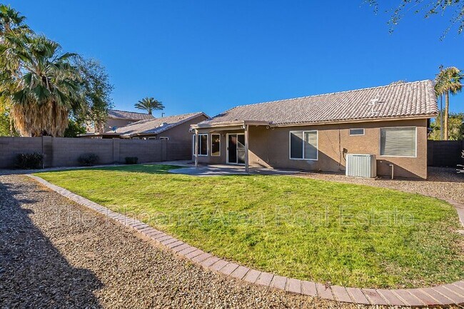 Building Photo - 251 W Windsor Dr