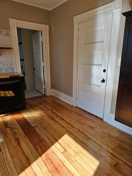 Building Photo - 764 Rock St