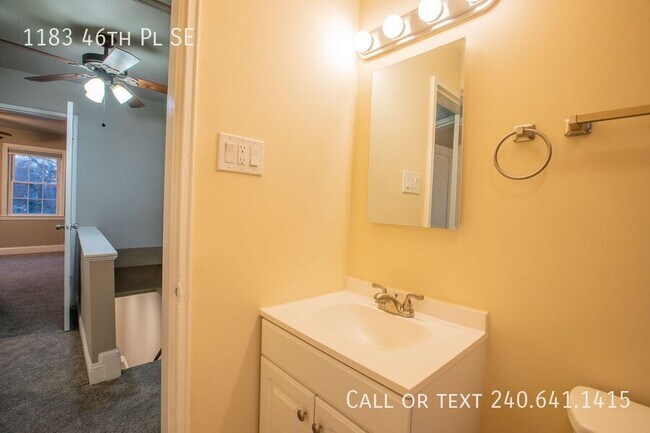 Building Photo - 1183 46th Pl SE