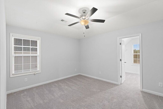 Building Photo - Wyndham Village For Rent!