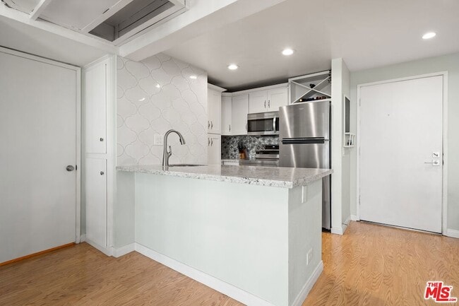 Building Photo - 1440 Veteran Ave