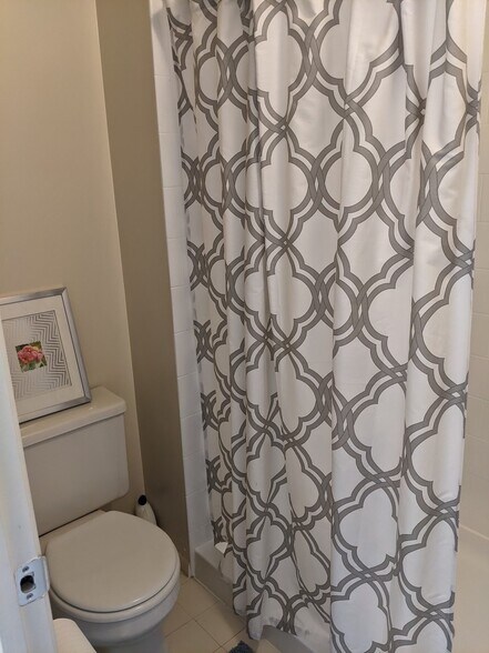 master bathroom shower - 6903 Jones View Dr