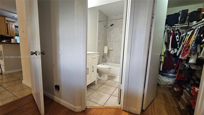 Building Photo - 4092 NW 87th Ave