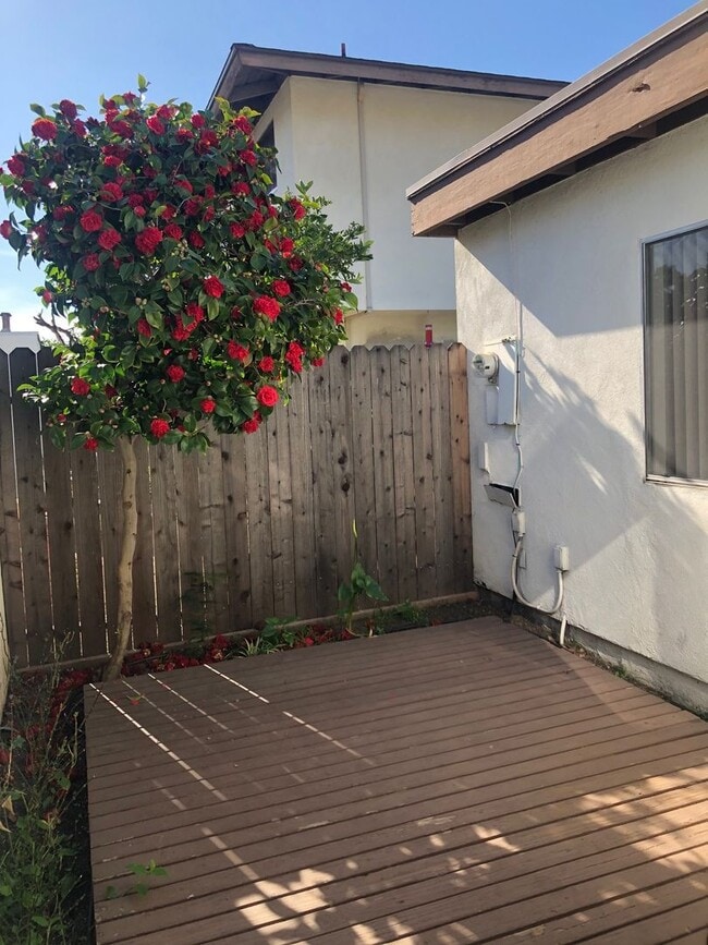 Building Photo - Spacious West Oxnard Home near Seabridge M...