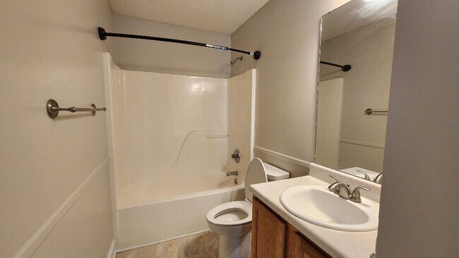 Building Photo - $500 off the first month