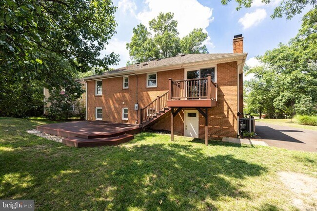 Building Photo - 5002 Talbois Pl