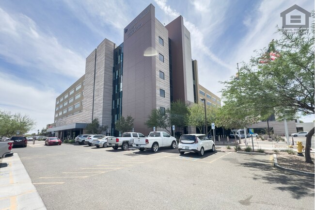 Building Photo - 17211 N Desert Glen Dr