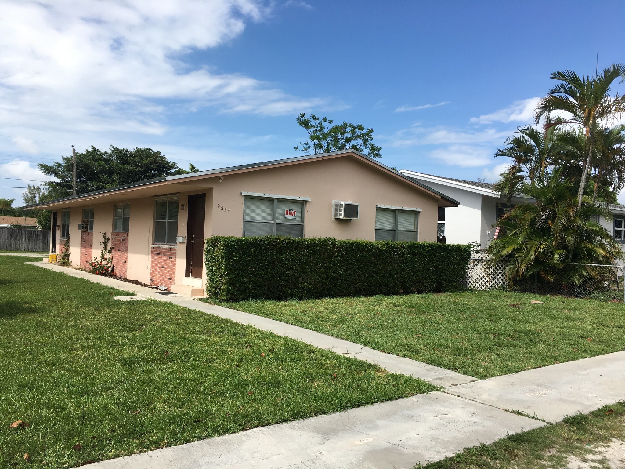 Outside of Duplex - 2237 Harding St