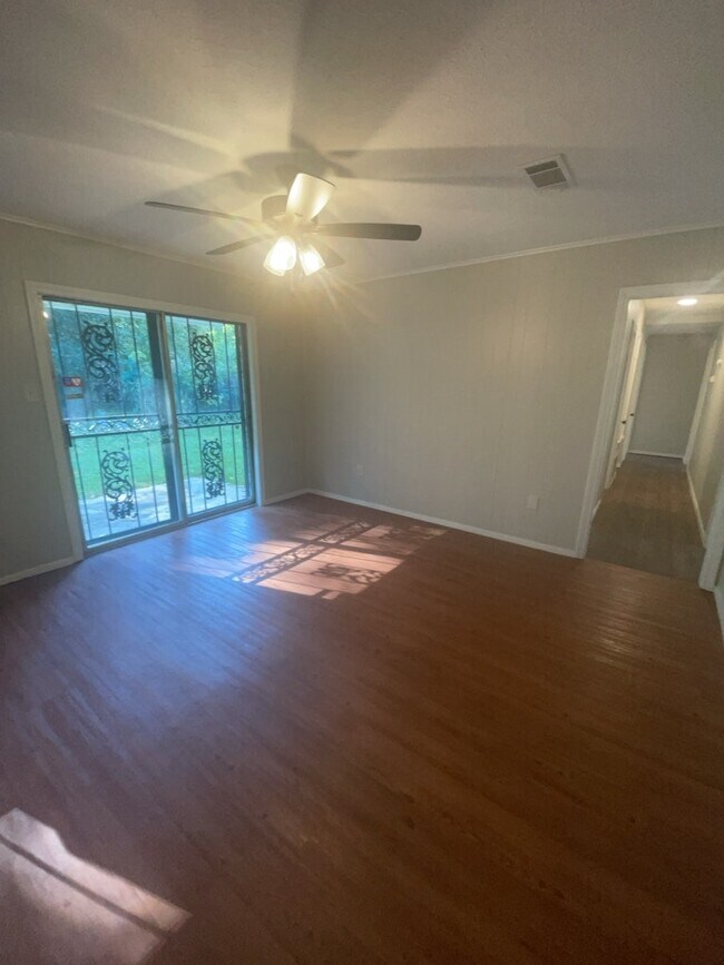 Building Photo - 327 Grover Cleveland Cir