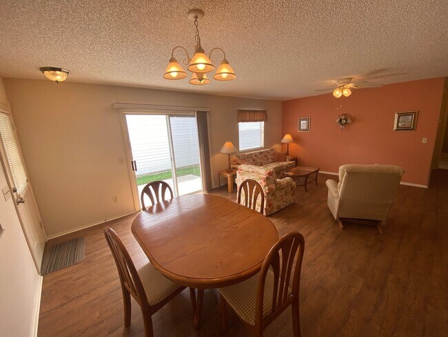 Building Photo - Beautiful 2 + 2 Villa, Mostly Furnished AN...
