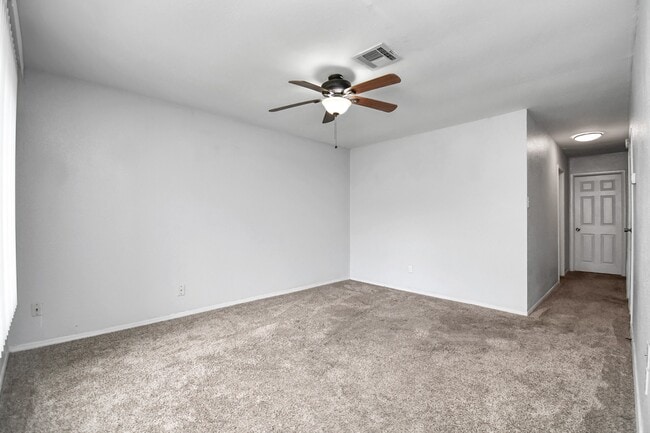 Building Photo - 707 S Franklin Ave