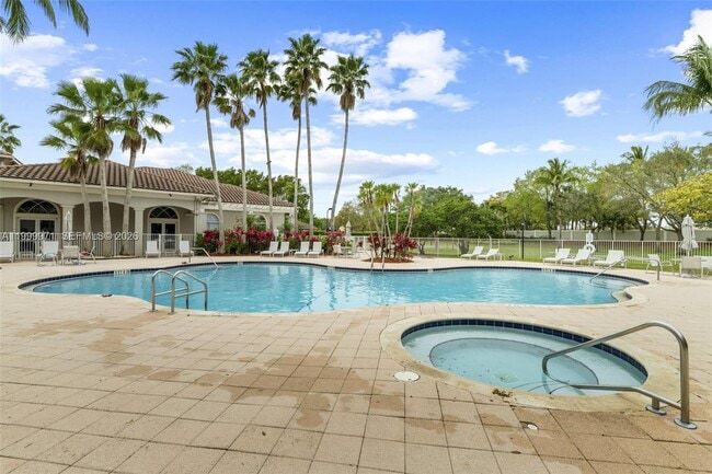 Building Photo - 7363 Via Luria