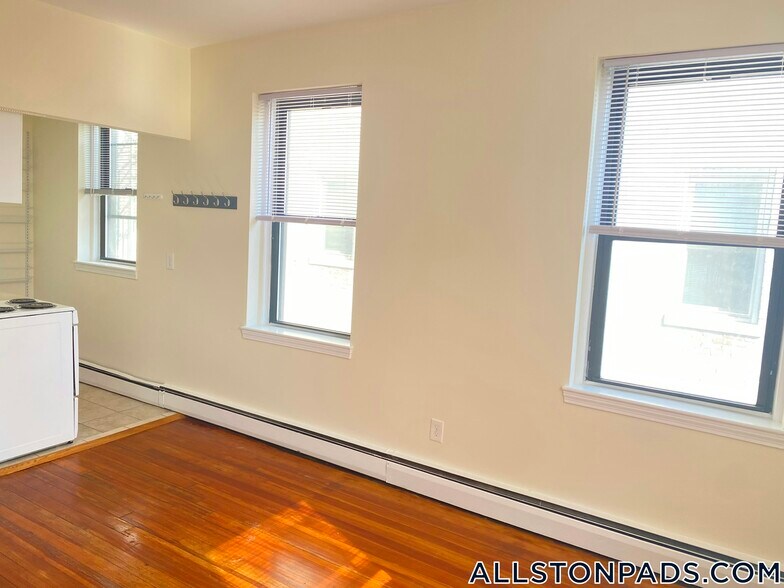 Building Photo - 64 Brighton Ave