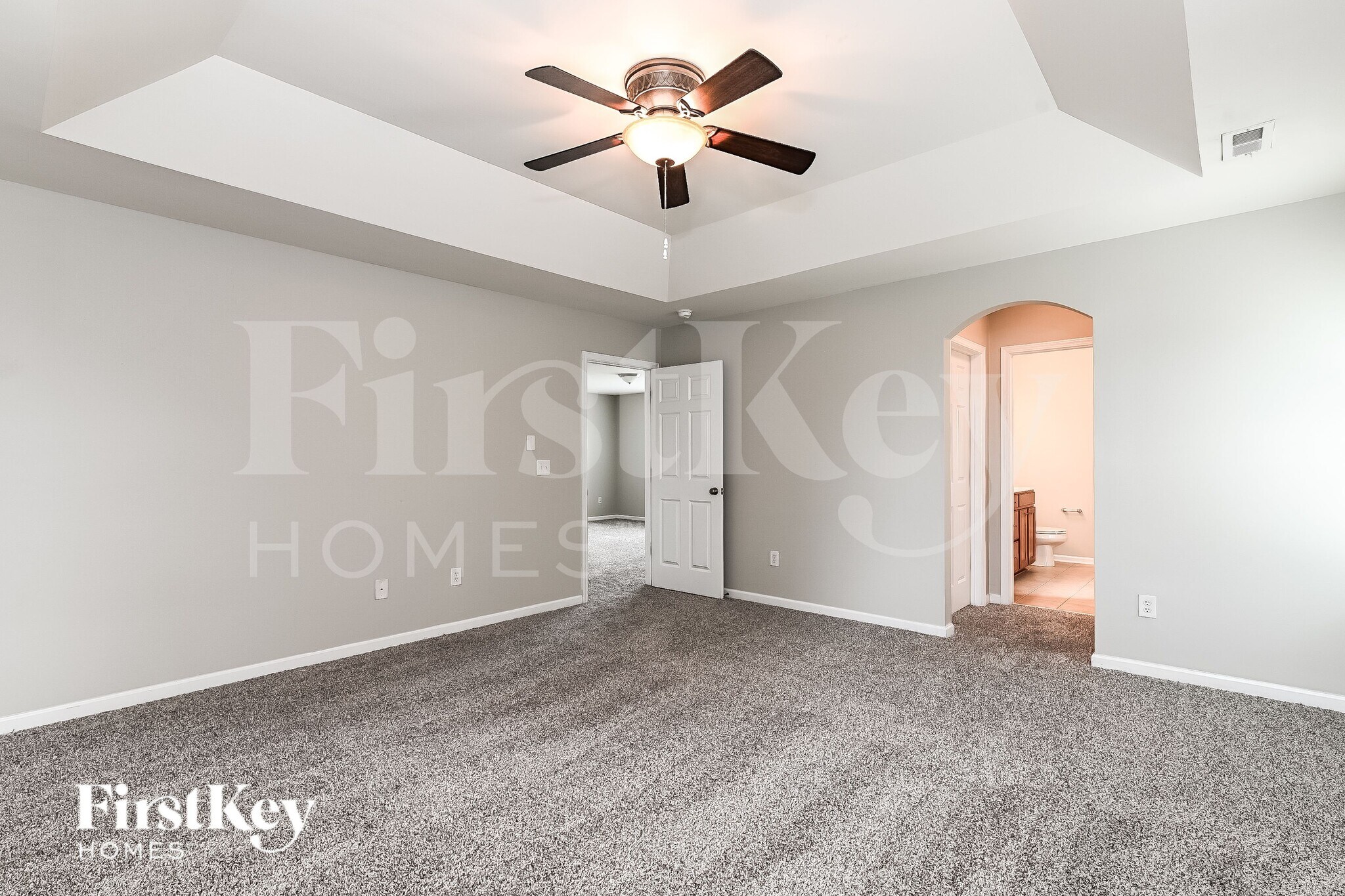 Building Photo - 372 Sanctuary Park Dr