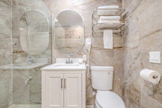 Building Photo - 138 D View Ave