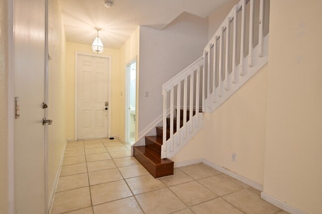 Building Photo - 2789 S Evergreen Cir