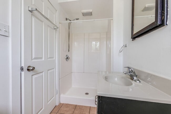 Building Photo - 834 Industry St