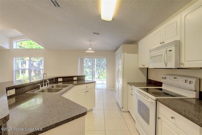Building Photo - 4810 Manchester Dr