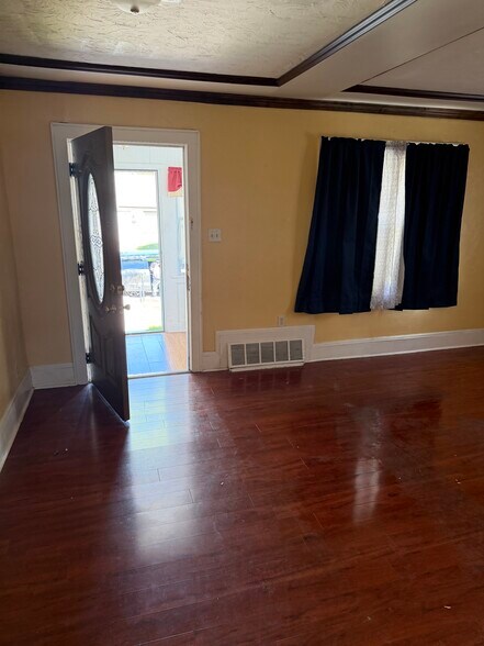 Building Photo - 4051 N 48th St
