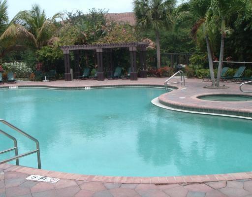 Building Photo - 5064 Lantana Rd