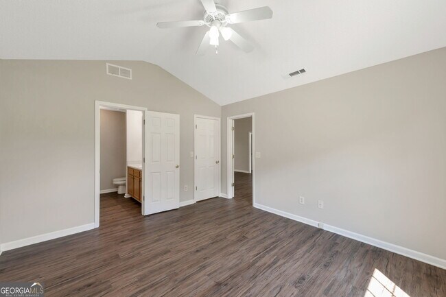 Building Photo - 45 Mineral Springs Ln