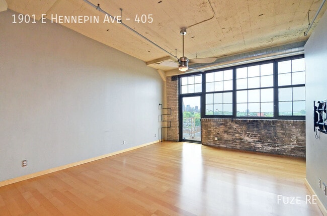Building Photo - 1901 E Hennepin Ave