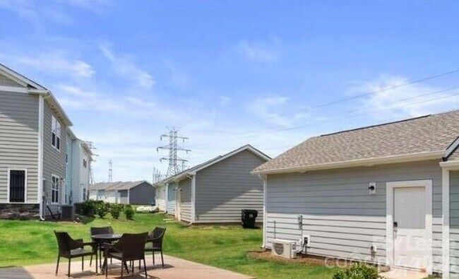 Building Photo - 15119 Meacham Farm Dr