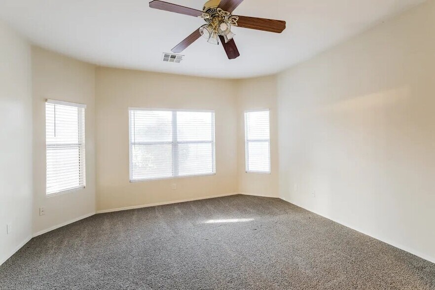 Building Photo - 15723 W Calavar Rd